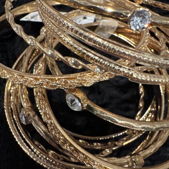 Neiman Marcus Cara NY New York Bead Gold Tone Metal Bangle Bracelets 15 Set NEW - Picture 6 of 16